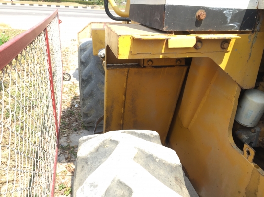 รถตัก KOMATSU  505.    สนใจติดต่อ  081 - 6079515