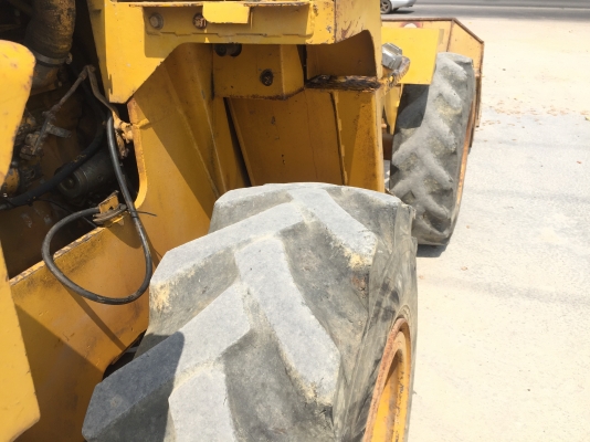 รถตัก KOMATSU  505.    สนใจติดต่อ  081 - 6079515