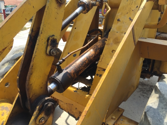 รถตัก KOMATSU  505.    สนใจติดต่อ  081 - 6079515