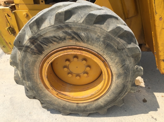 รถตัก KOMATSU  505.    สนใจติดต่อ  081 - 6079515