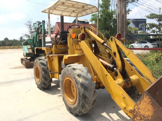 รถตัก KOMATSU  505.    สนใจติดต่อ  081 - 6079515