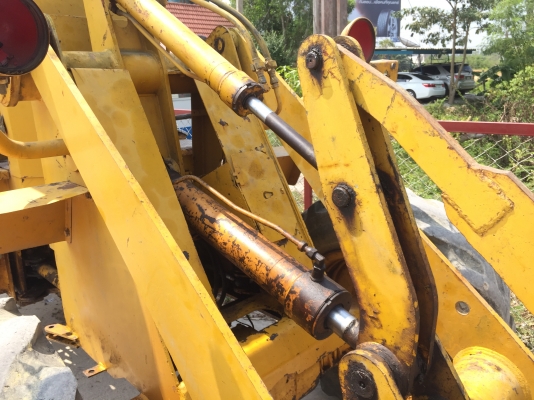 รถตัก KOMATSU  505.    สนใจติดต่อ  081 - 6079515