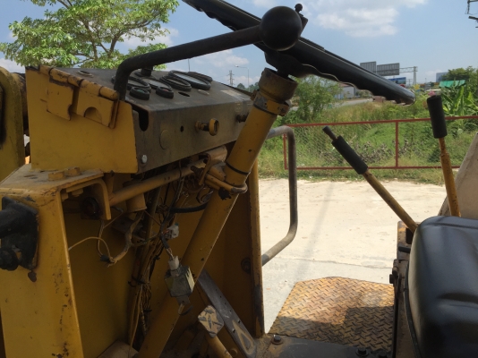 รถตัก KOMATSU  505.    สนใจติดต่อ  081 - 6079515