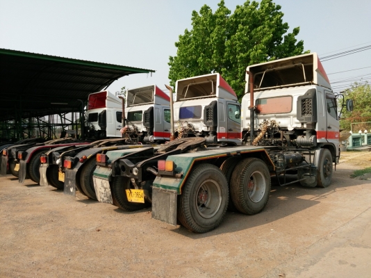 ขายไม่แพง HINO MEGA รถห้างเดิม ปี 50  สีแดงเทาเครื่อง JO8C 260 HP ดาวน์ 300,000 บาท  สีขาว เครื่อง P11C 320 HP(ปี 49) ดาวน์ 350,000 บาท มี 5 คันพร้อมทะเบียน หาอยู่รีบเลยครับพร้อมใช้