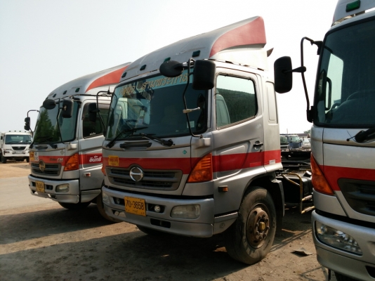 ขายไม่แพง HINO MEGA รถห้างเดิม ปี 50  สีแดงเทาเครื่อง JO8C 260 HP ดาวน์ 300,000 บาท  สีขาว เครื่อง P11C 320 HP(ปี 49) ดาวน์ 350,000 บาท มี 5 คันพร้อมทะเบียน หาอยู่รีบเลยครับพร้อมใช้