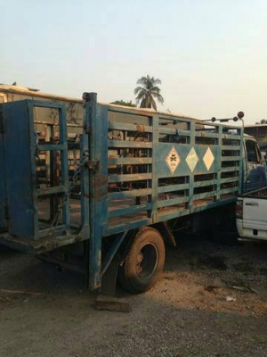 ขายรถ6ล้อ NPR115แรง ปี37สั่งลุยแท้ ยางดี ยาว4.30เมตร แคชซีสวย ภายในสวย (ไม่มีเล่มทะเบียน) สนใจโทร 090-8588220คุณนะ 093-3258446คุณบิว หรือเข้าดูสินค้าอื่นๆได้ที่ www.truck.in.th/498 หรือเพจFacebook ณรงค์ ซื้อขายรถมือสอง (เว็บไซต์ส่วนตัว) หรือFacebook คุณนะ