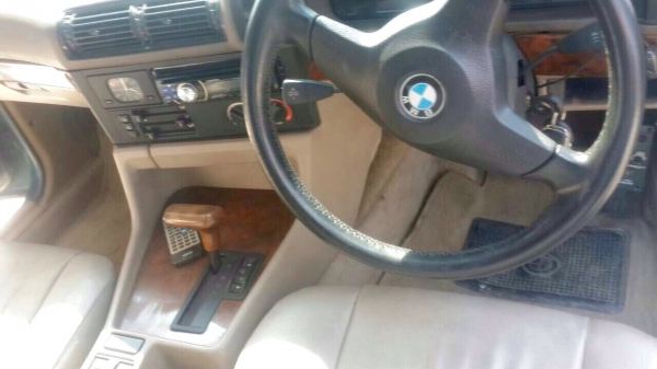 ขายถูกรถBMWพร้อมใช้งานมีเล่มทะเบียนพร้อมภาษีขาด