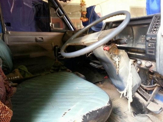 ขายรถ6ล้อโดยสาร NPR115แรง เกียร์สั้น ยาว5เมตร หลังคากระจกสวย สภาพพร้อมใช้งาน เอกสารพร้อมโอน ราคา430,000 สนใจโทร 090-8588220คุณนะ 093-3258446คุณบิว หรือเข้าดูสินค้าอื่นๆได้ที่ www.truck.in.th/498 หรือเพจFacebook ณรงค์ ซื้อขายรถมือสอง (เว็บไซต์ส่วนตัว) หรือ