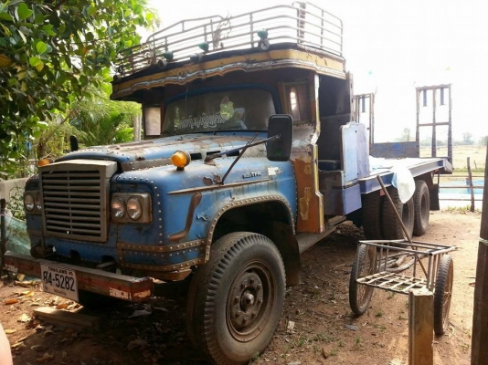 ขายรถ10ล้อ 2เพลา เทรลเลอร์หัวยาว เครื่อง185แรง ช่วงล่าง210 บรรทุกแบคโค200ได้ มีบันไดขึ้นรถเกี่ยว เอกสารพร้อมโอน สนใจโทร 090-8588220คุณนะ 093-3258446คุณบิว หรือเข้าดูสินค้าอื่นๆได้ที่ www.truck.in.th/498 หรือเพจFacebook ณรงค์ ซื้อขายรถมือสอง (เว็บไซต์ส่วนต