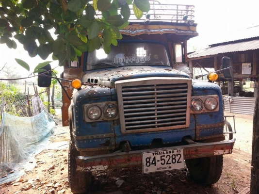 ขายรถ10ล้อ 2เพลา เทรลเลอร์หัวยาว เครื่อง185แรง ช่วงล่าง210 บรรทุกแบคโค200ได้ มีบันไดขึ้นรถเกี่ยว เอกสารพร้อมโอน สนใจโทร 090-8588220คุณนะ 093-3258446คุณบิว หรือเข้าดูสินค้าอื่นๆได้ที่ www.truck.in.th/498 หรือเพจFacebook ณรงค์ ซื้อขายรถมือสอง (เว็บไซต์ส่วนต