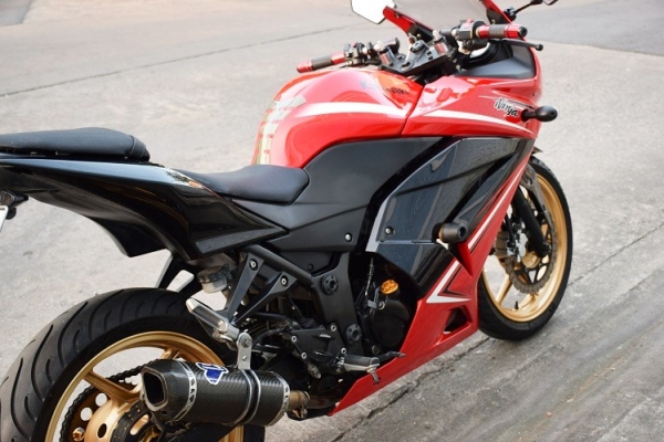 Ninja250 2012 รถบ้านแท้มือเดียว เล่มชุดโอนครบ ของแต่งแน่น Ninja250 2012 รถบ้านแท้มือเดียว เล่มชุดโอนครบ ของแต่งแน่น