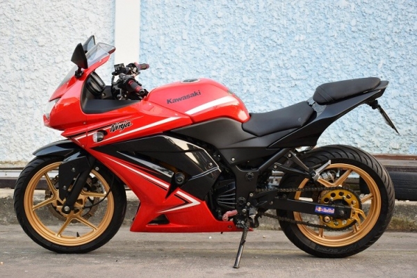 Ninja250 2012 รถบ้านแท้มือเดียว เล่มชุดโอนครบ ของแต่งแน่น Ninja250 2012 รถบ้านแท้มือเดียว เล่มชุดโอนครบ ของแต่งแน่น
