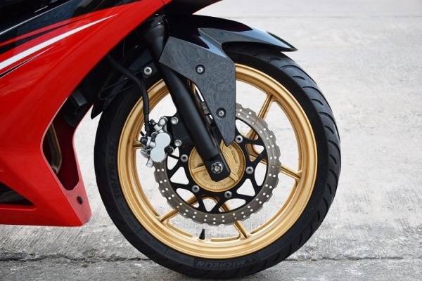 Ninja250 2012 รถบ้านแท้มือเดียว เล่มชุดโอนครบ ของแต่งแน่น Ninja250 2012 รถบ้านแท้มือเดียว เล่มชุดโอนครบ ของแต่งแน่น