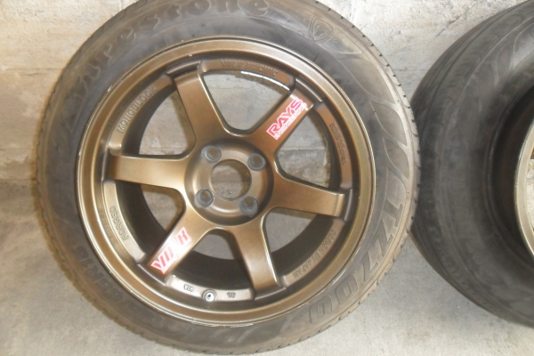 ล้อแม็ก15นิ้ว4รู100 TE37 กว้าง9นิ้ว พร้อมยาง สวยๆ 4 ล้อ ราคา 7500 บาท