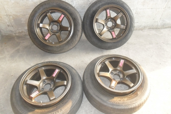 ล้อแม็ก15นิ้ว4รุ100 TE37 กว้าง9นิ้ว พร้อมยาง สวยๆ 4 ล้อ ราคา 7500 บาท