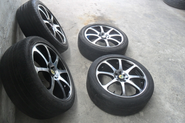 ล้อแม็ก17นิ้ว4รุ100/114 พร้อมยาง สวยๆ 4 ล้อ ราคา 6900 บาท ล้อแม็ก17นิ้ว4รุ100/114 พร้อมยาง สวยๆ 4 ล้อ ราคา 6900 บาท