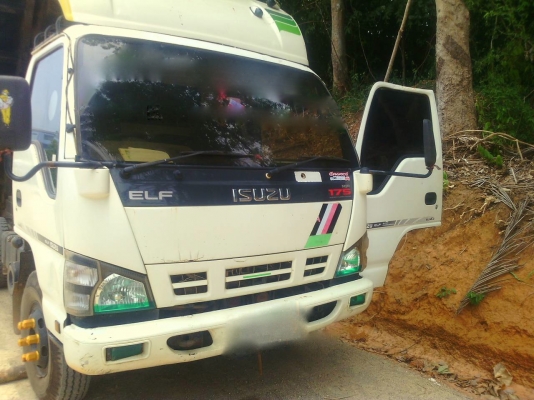 รถอีซูซุ 6 ล้อดั้ม NQR 175 แรงม้า. ปี 51.    สนใจติดต่อ  081 - 6079515