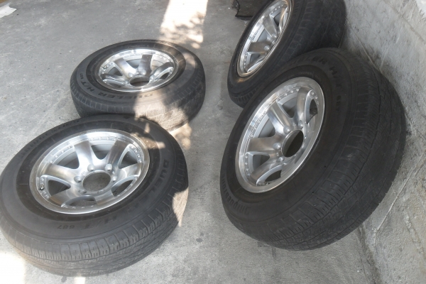 ล้อแม็ก16นิ้ว6รุ พร้อมยาง สวยๆ 4 ล้อ ราคา 7500 บาท ล้อแม็ก16นิ้ว6รุ พร้อมยาง สวยๆ 4 ล้อ ราคา 7500 บาท