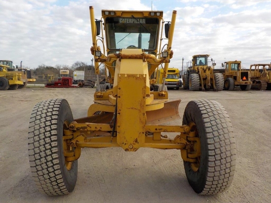 รถเกรด Caterpillar 140H #APM01671 ชั่วโมงทำงานน้อย โทร. 080-6565422 (หนิง)