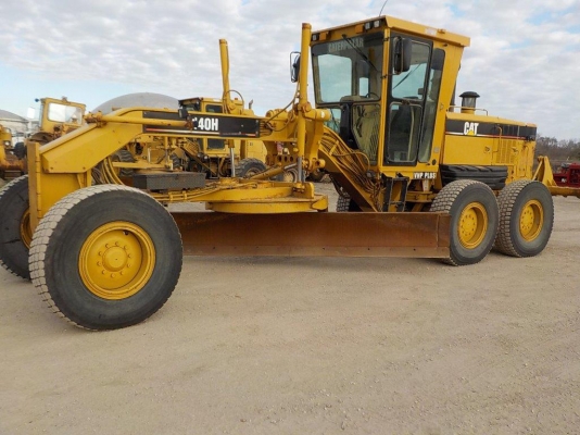 รถเกรด Caterpillar 140H #APM01671 ชั่วโมงทำงานน้อย โทร. 080-6565422 (หนิง)