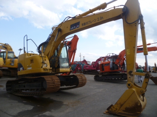 ขาย CAT313 เก่าญี่ปุ่น แท้  ใช้งานมาแค่ 3000 กว่าฃม. กำลังเดินทางมาถึงไทยเร็วๆๆนี้  สนใจโทร 089-7462641 สุวรรณี