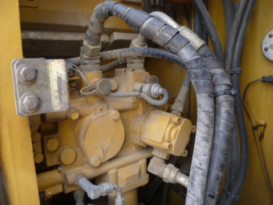 ขาย CAT313 เก่าญี่ปุ่น แท้  ใช้งานมาแค่ 3000 กว่าฃม. กำลังเดินทางมาถึงไทยเร็วๆๆนี้  สนใจโทร 089-7462641 สุวรรณี