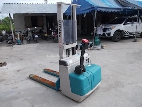 รถยกไฟฟ้า  TOYOTA   3HSW9 รหัสสินค้า : 80803063  ติดต่อ Tel.086-8150487 www.nihonmono.com