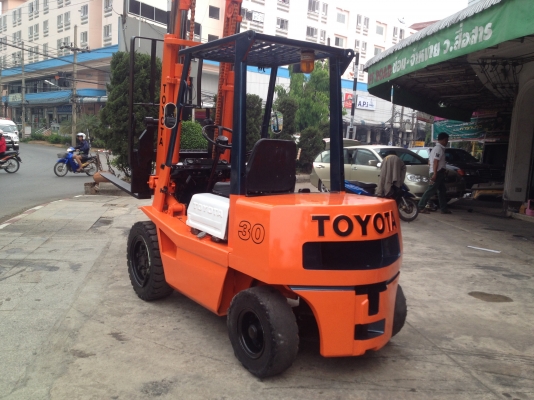 ฟอร์คลิฟต์ TOYOTA  3  TON
