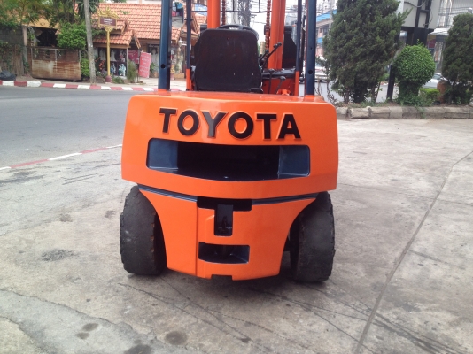 ฟอร์คลิฟต์ TOYOTA  3  TON