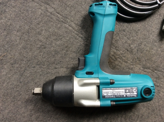 -----บ๊อกไฟฟ้า Makita TW0200 ------