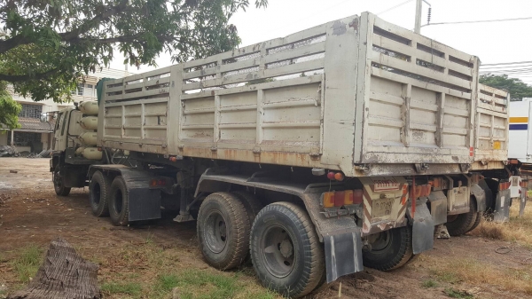 ขาย หัวลาก HINO เครื่อง EP100 โบอินเตอร์ 285 แรงม้า ติดแก๊ส NGV 8 ถัง มีสโลว์กลาง พร้อมหางเซมิดั้ม 2 เพลา ยาว 7 เมตร ยางเต็ม ทะเบียนเต็มพร้อมโอนครับ