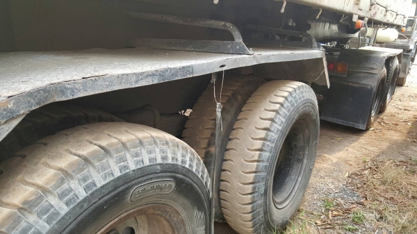 ขาย หัวลาก HINO เครื่อง EP100 โบอินเตอร์ 285 แรงม้า ติดแก๊ส NGV 8 ถัง มีสโลว์กลาง พร้อมหางเซมิดั้ม 2 เพลา ยาว 7 เมตร ยางเต็ม ทะเบียนเต็มพร้อมโอนครับ