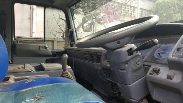 ขาย หัวลาก HINO เครื่อง EP100 โบอินเตอร์ 285 แรงม้า ติดแก๊ส NGV 8 ถัง มีสโลว์กลาง พร้อมหางเซมิดั้ม 2 เพลา ยาว 7 เมตร ยางเต็ม ทะเบียนเต็มพร้อมโอนครับ