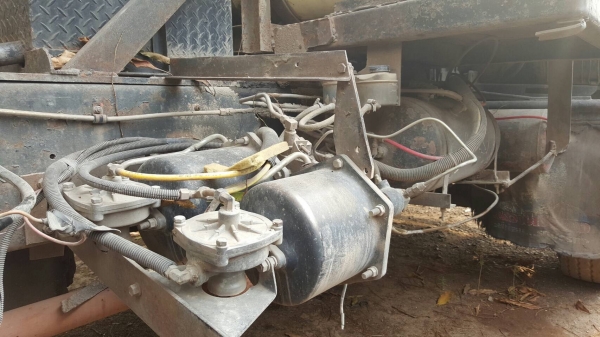 ขาย หัวลาก HINO เครื่อง EP100 โบอินเตอร์ 285 แรงม้า ติดแก๊ส NGV 8 ถัง มีสโลว์กลาง พร้อมหางเซมิดั้ม 2 เพลา ยาว 7 เมตร ยางเต็ม ทะเบียนเต็มพร้อมโอนครับ