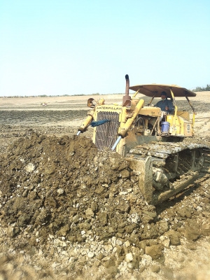 แทรคเตอร์ CAT D5B ตีนเป็ด รถสภาพดีมาก ทำงานทุกวัน แทรคเตอร์ CAT D5B ตีนเป็ด รถสภาพดีมาก ทำงานทุกวัน