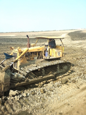 แทรคเตอร์ CAT D5B ตีนเป็ด รถสภาพดีมาก ทำงานทุกวัน แทรคเตอร์ CAT D5B ตีนเป็ด รถสภาพดีมาก ทำงานทุกวัน