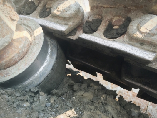 แทรคเตอร์ CAT D5B ตีนเป็ด รถสภาพดีมาก ทำงานทุกวัน แทรคเตอร์ CAT D5B ตีนเป็ด รถสภาพดีมาก ทำงานทุกวัน