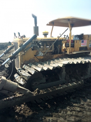 แทรคเตอร์ CAT D5B ตีนเป็ด รถสภาพดีมาก ทำงานทุกวัน แทรคเตอร์ CAT D5B ตีนเป็ด รถสภาพดีมาก ทำงานทุกวัน