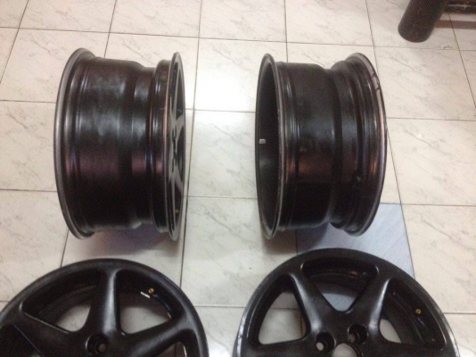 ขายแม็ก borbet made in germanyแท้ 4รู100 ขอบ16 กว้าง7.5et40 จำนวน4วง สภาพดี  ราคา8500บาท โทร0924462525โส กทม