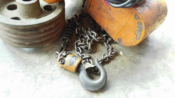 ** มาใหม่อีกตัว!! ** รอกโซ่ไฟฟ้า HITACHI 500 kg. ไฟ 380V โซ่ยาว 6 m. สภาพสวยอุปกรณ์ครบดึงนิ่มพร้อมใช้งานมาเทสได้ครับ.