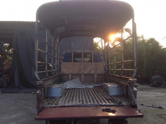 ขายรถ4ล้อ โตโยต้าหัวอีซูซุ กระบะแสตนแลส เครื่องดีเซล2L พร้อมใช้งานทะเบียนขาดธันวา58 เอกสารพร้อมโอนเลขเครื่องไม่ตรง ขาย 95000 บาท