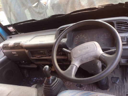 ขายรถ4ล้อ โตโยต้าหัวอีซูซุ กระบะแสตนแลส เครื่องดีเซล2L พร้อมใช้งานทะเบียนขาดธันวา58 เอกสารพร้อมโอนเลขเครื่องไม่ตรง ขาย 95000 บาท