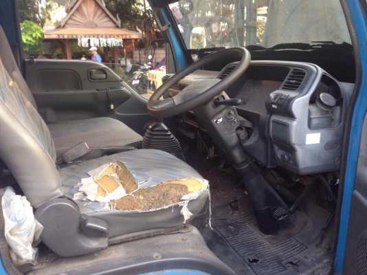 ขายรถ4ล้อ โตโยต้าหัวอีซูซุ กระบะแสตนแลส เครื่องดีเซล2L พร้อมใช้งานทะเบียนขาดธันวา58 เอกสารพร้อมโอนเลขเครื่องไม่ตรง ขาย 95000 บาท