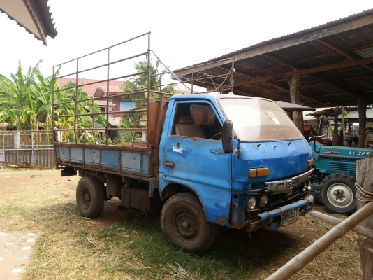 ขายรถบรรทุก 4 ล้อ กลาง อิซุซุ  TL 74 แรงม้า ขับไกลได้สบาย