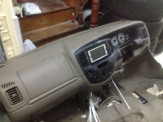 คอลโซลหน้า FORD ESCAPE พร้อมชุดสายไฟเก่าญี่ปุ่นเเท้สภาพดี