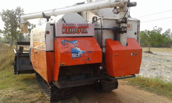 ขายรถเกี่ยวข้าว  คูโบต้า  DC 95  PLUS  ปี 56  ราคา 545,000  พร้อมเทลเลอร์