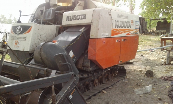 ขายรถเกี่ยวข้าว  คูโบต้า  DC 95  PLUS  ปี 56  ราคา 545,000  พร้อมเทลเลอร์