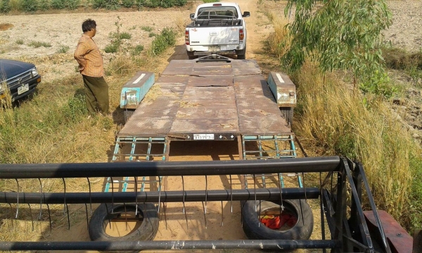 ขายรถเกี่ยวข้าว  คูโบต้า  DC 95  PLUS  ปี 56  ราคา 545,000  พร้อมเทลเลอร์