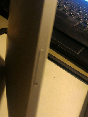 แท็บเล็ต  ipad 1  16G Wifi + 3G ใส่ซิมได้ มือสองสภาพดีมาก ติดฟิลม์ใส พร้อมสายชาร์ทหน้าจอระบบสัมผัสขนาด 9.7&rdquo;