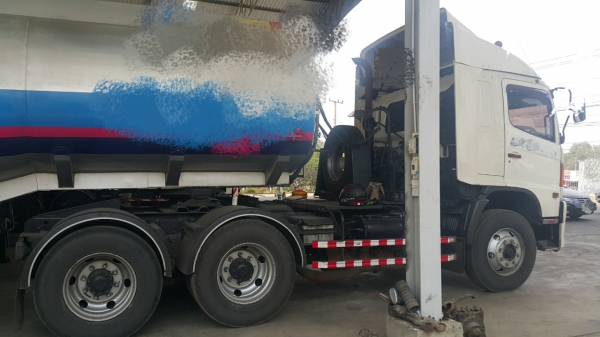 ขายรถหัวลาก 10 ล้อ 2 เพลา HINO 344 ปี.54 ปรายปี เดิมๆใช้งานอยู่ ราคา1650000  สนใจรีบจองด่วน